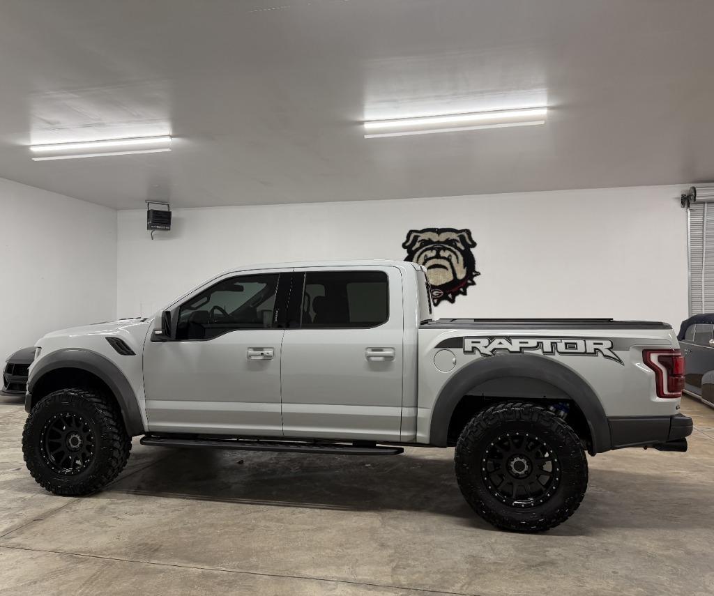 Ford F-150 Raptor SuperCrew 4WD 2017