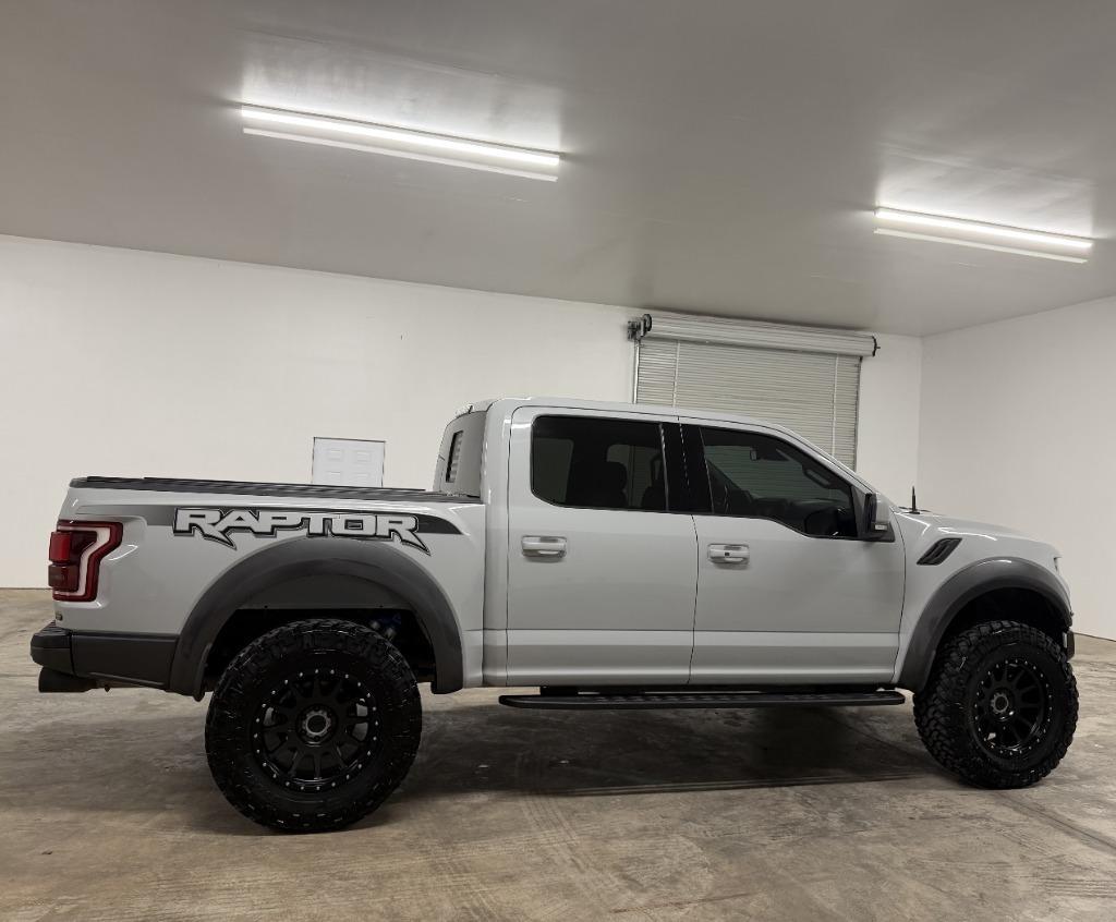 Ford F-150 Raptor SuperCrew 4WD 2017