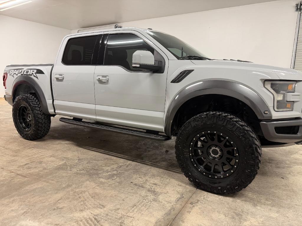 Ford F-150 Raptor SuperCrew 4WD 2017