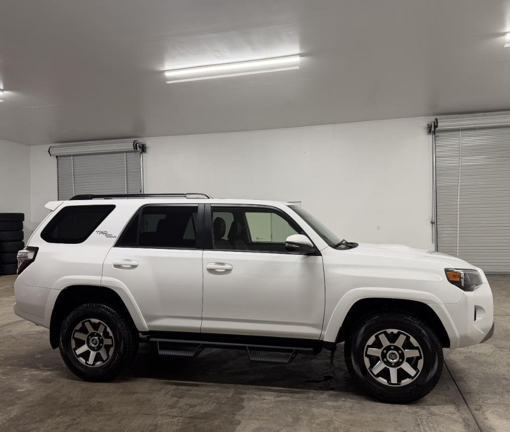 Toyota 4Runner TRD Off-road Premium 4WD 2024