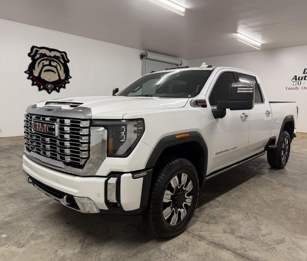 GMC Sierra 2500HD Denali Crew Cab 4WD SB 2024