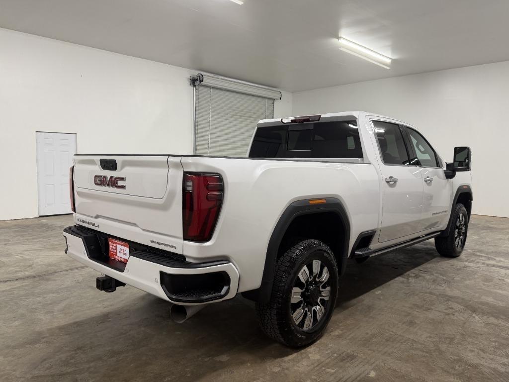 GMC Sierra 2500HD Denali Crew Cab 4WD SB 2024