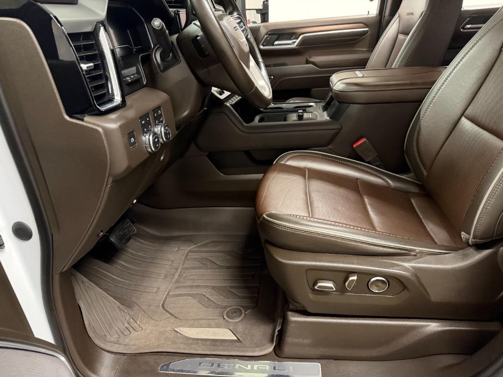 GMC Sierra 2500HD Denali Crew Cab 4WD SB 2024