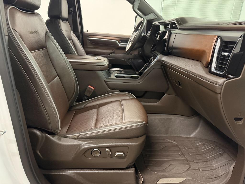 GMC Sierra 2500HD Denali Crew Cab 4WD SB 2024