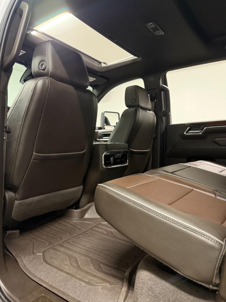GMC Sierra 2500HD Denali Crew Cab 4WD SB 2024