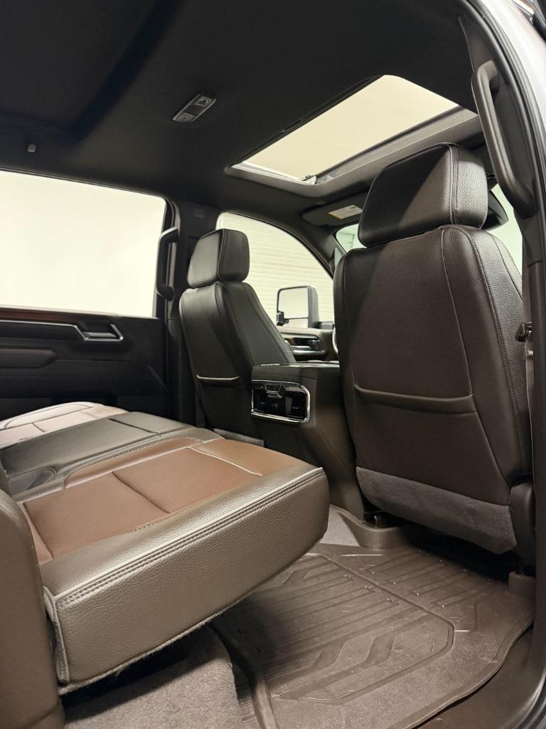 GMC Sierra 2500HD Denali Crew Cab 4WD SB 2024