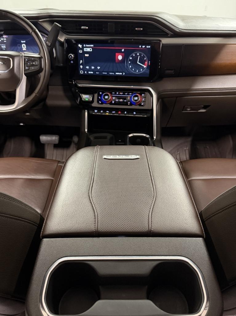 GMC Sierra 2500HD Denali Crew Cab 4WD SB 2024
