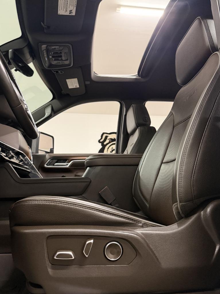 GMC Sierra 2500HD Denali Crew Cab 4WD SB 2024