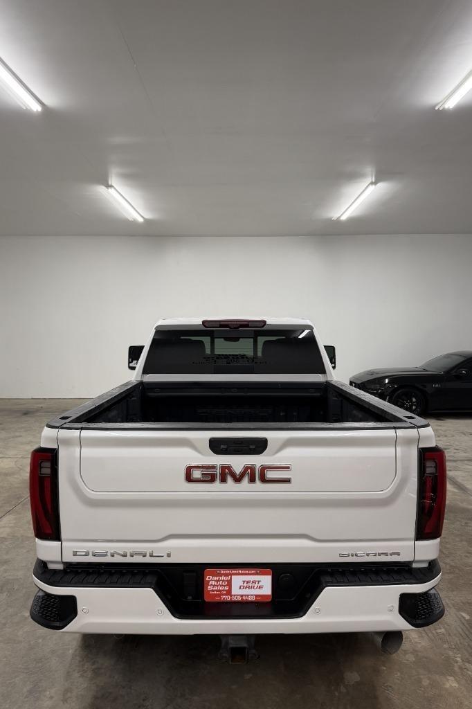 GMC Sierra 2500HD Denali Crew Cab 4WD SB 2024