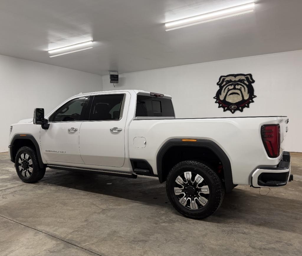 GMC Sierra 2500HD Denali Crew Cab 4WD SB 2024