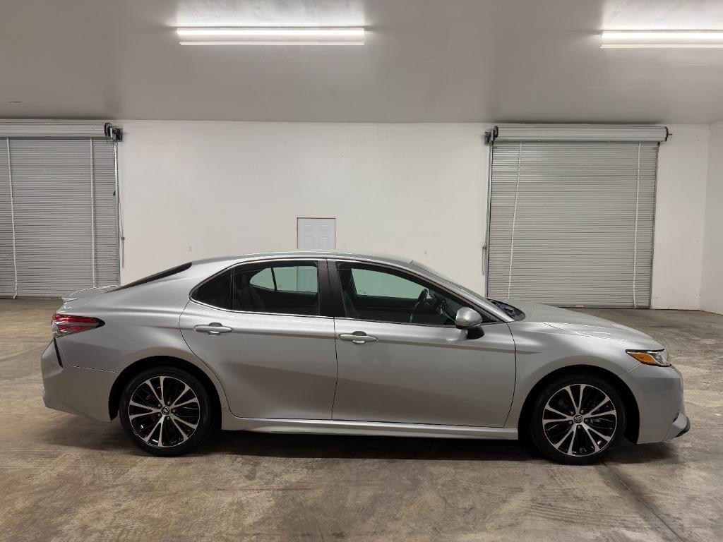 Toyota Camry SE 2018