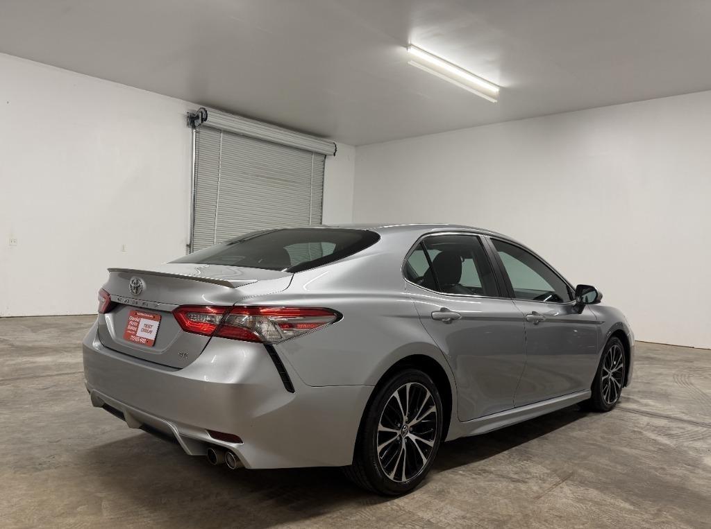 Toyota Camry SE 2018