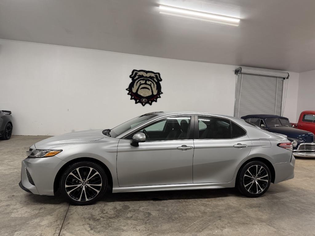Toyota Camry SE 2018