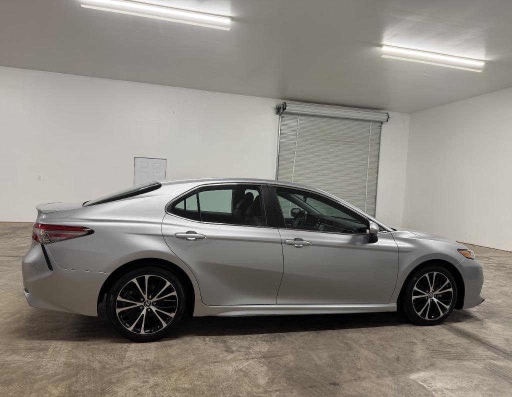 Toyota Camry SE 2018