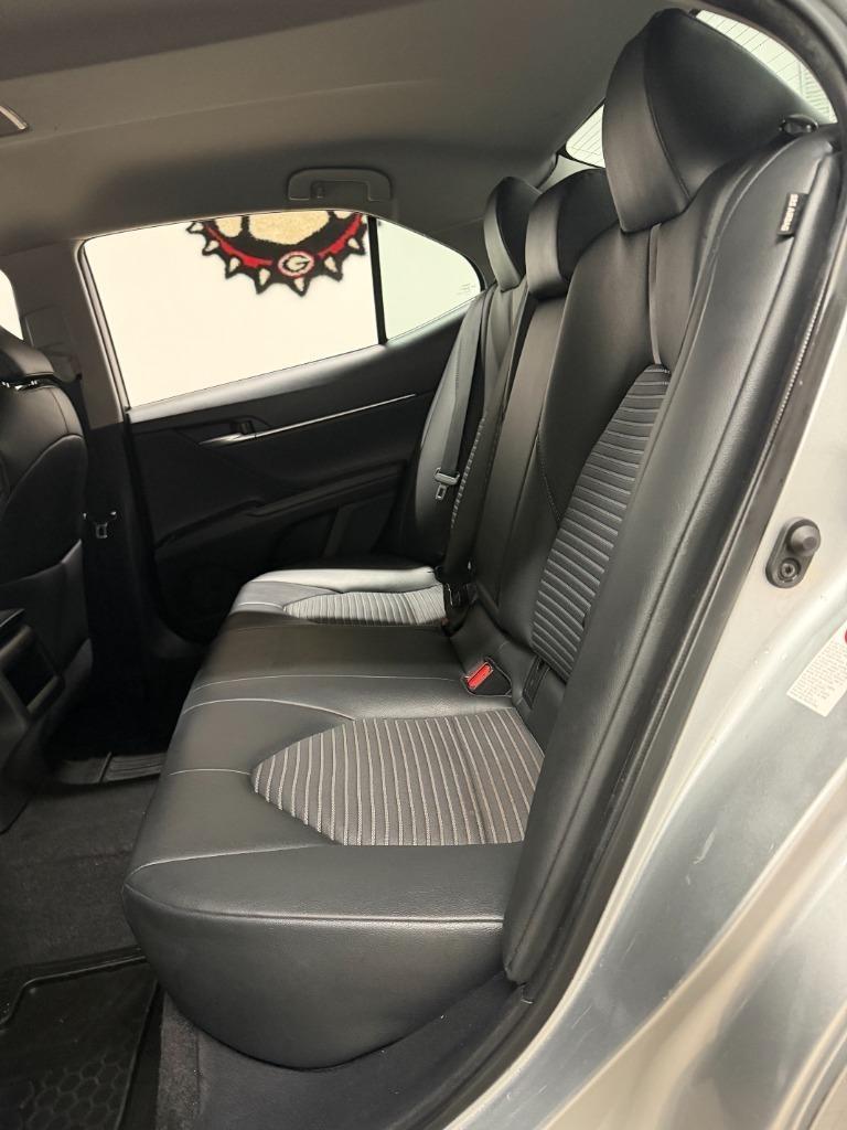 Toyota Camry SE 2018