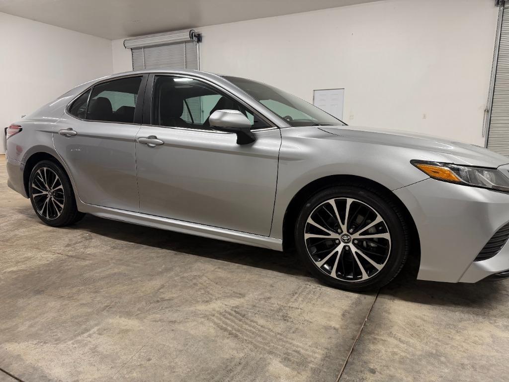 Toyota Camry SE 2018