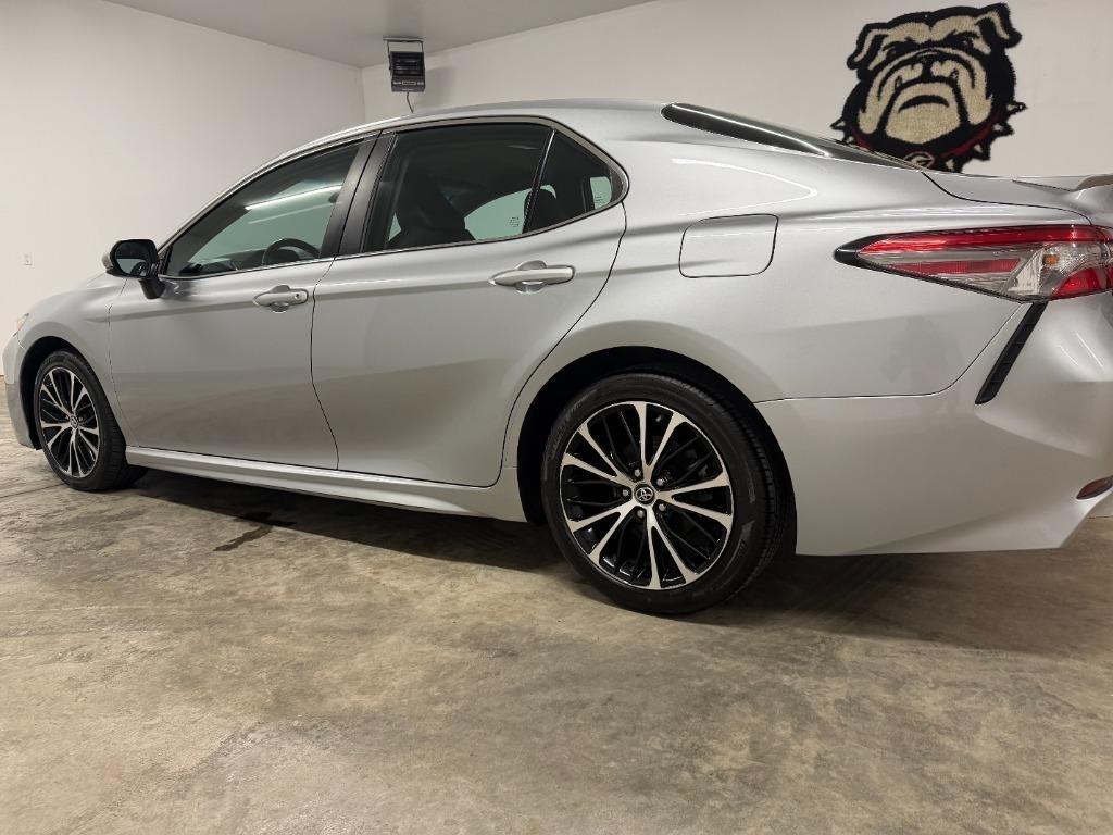 Toyota Camry SE 2018