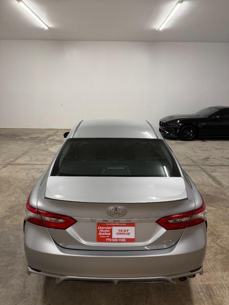 Toyota Camry SE 2018