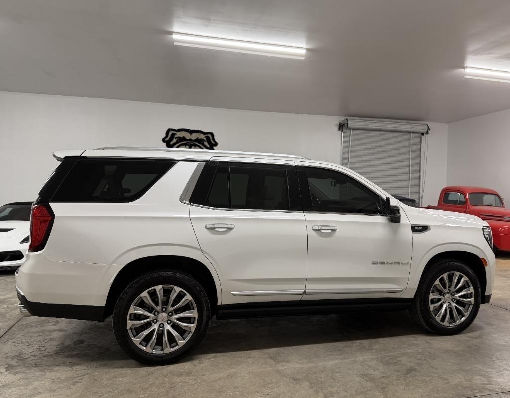 GMC Yukon Denali 4WD 2022