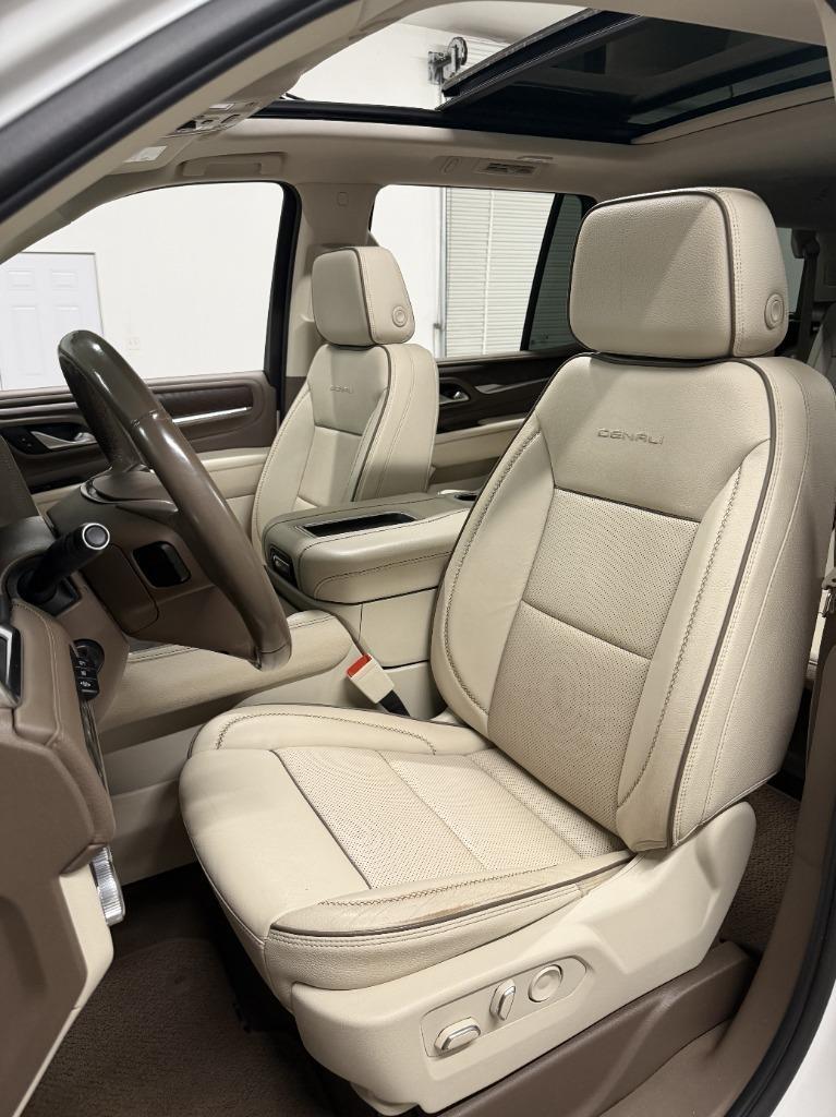 GMC Yukon Denali 4WD 2022