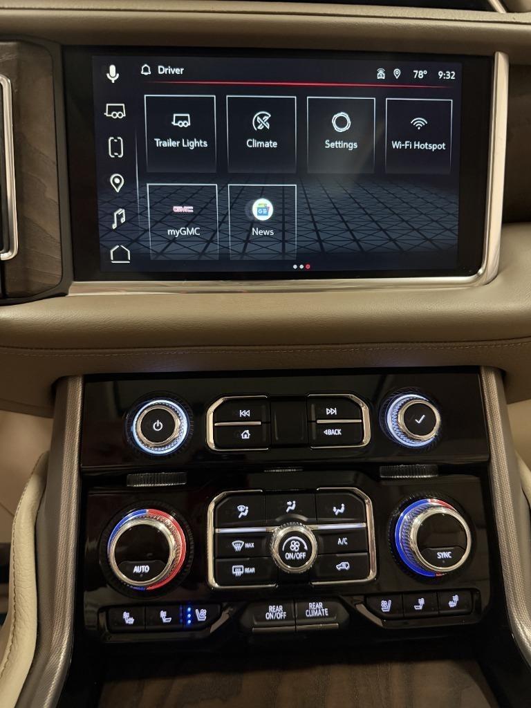 GMC Yukon Denali 4WD 2022