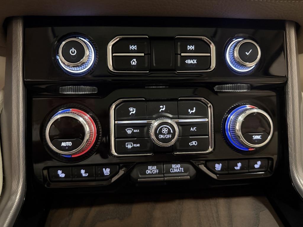 GMC Yukon Denali 4WD 2022