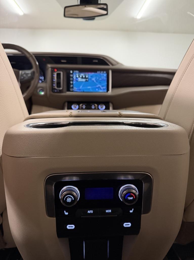 GMC Yukon Denali 4WD 2022