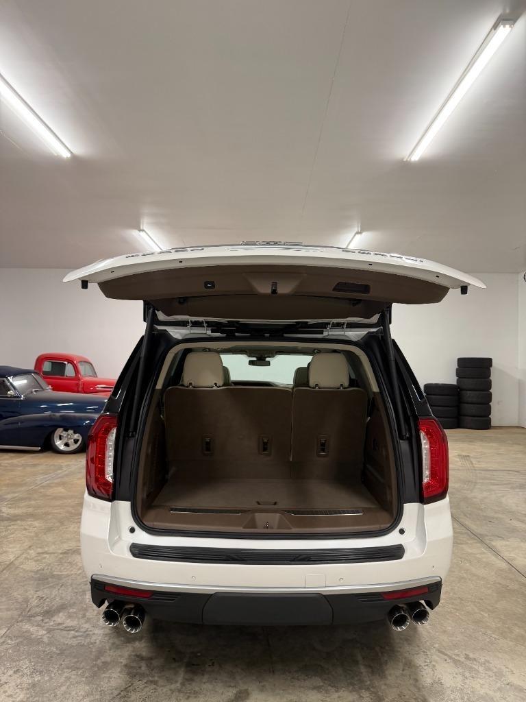 GMC Yukon Denali 4WD 2022