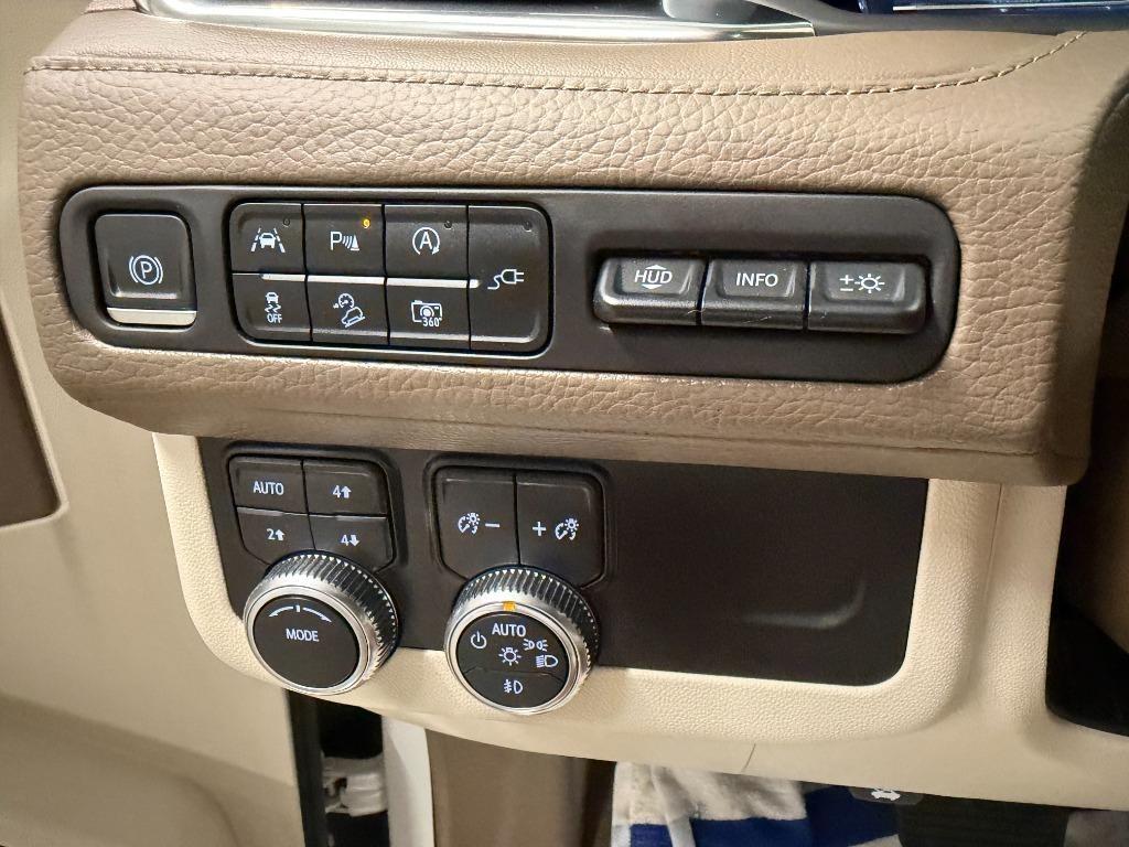 GMC Yukon Denali 4WD 2022