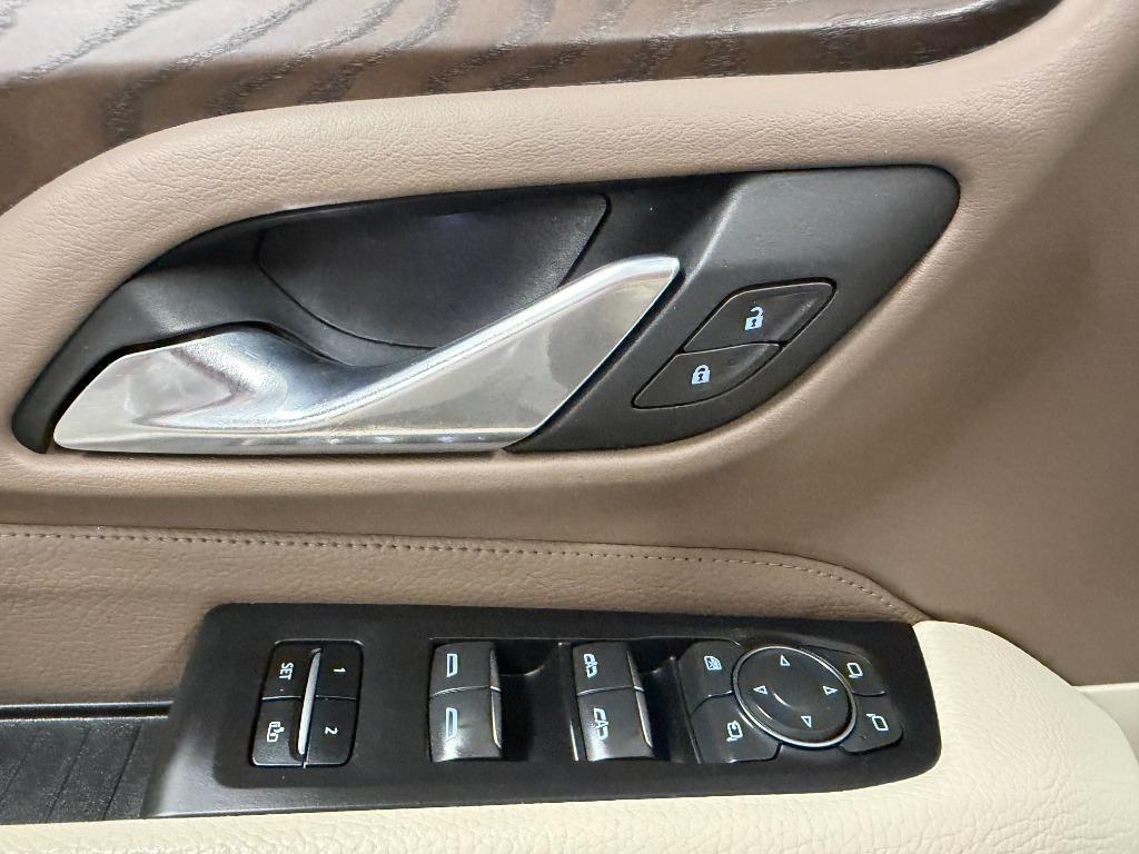 GMC Yukon Denali 4WD 2022