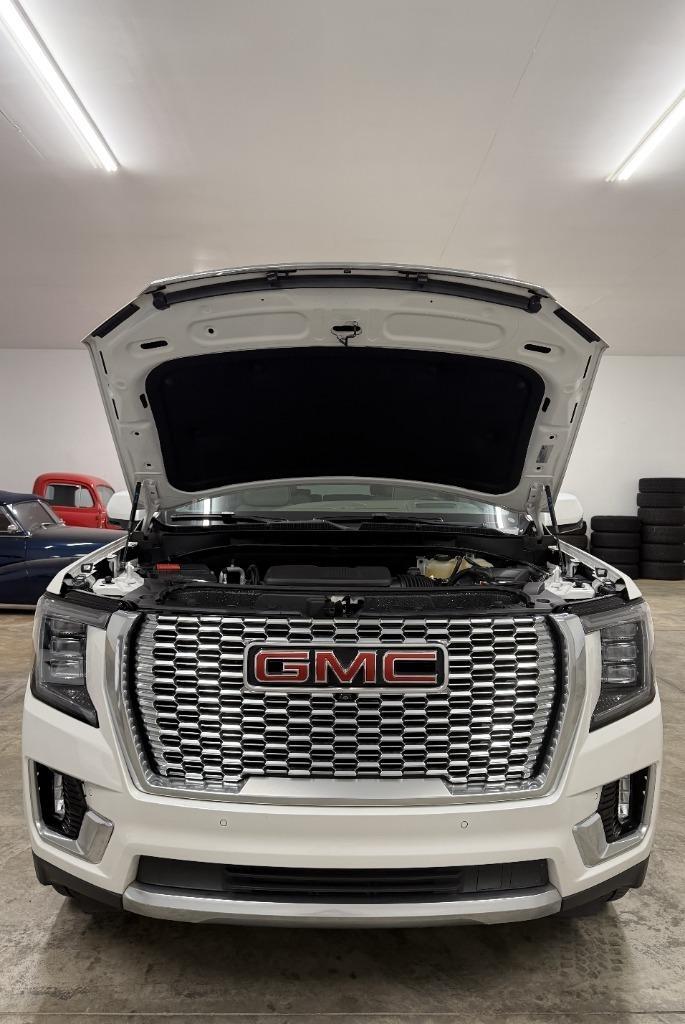 GMC Yukon Denali 4WD 2022