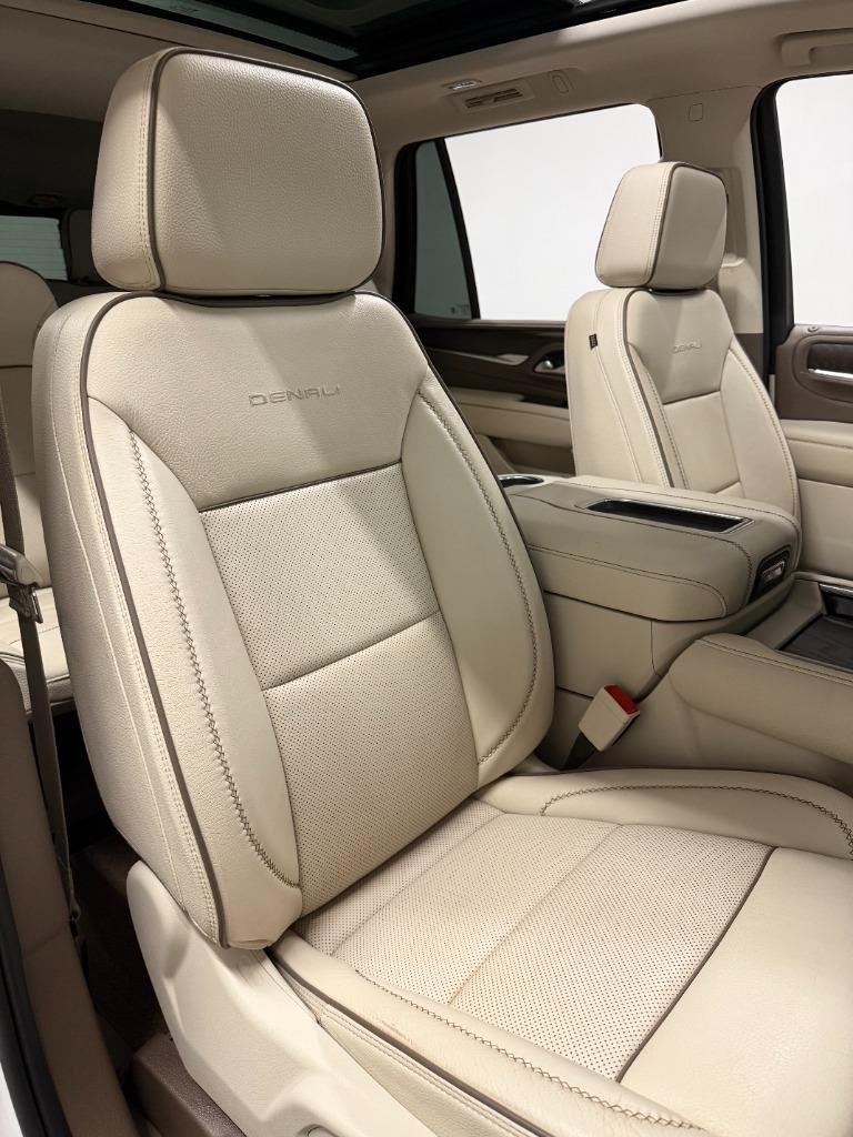 GMC Yukon Denali 4WD 2022