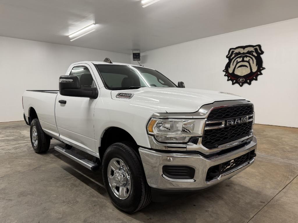 RAM 2500 ST 4WD 2024