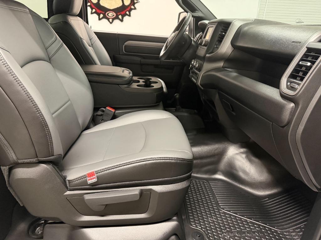 RAM 2500 ST 4WD 2024