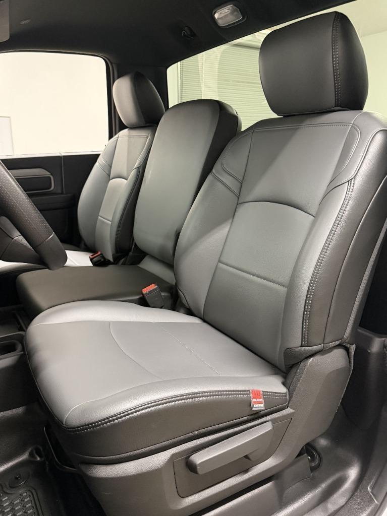 RAM 2500 ST 4WD 2024
