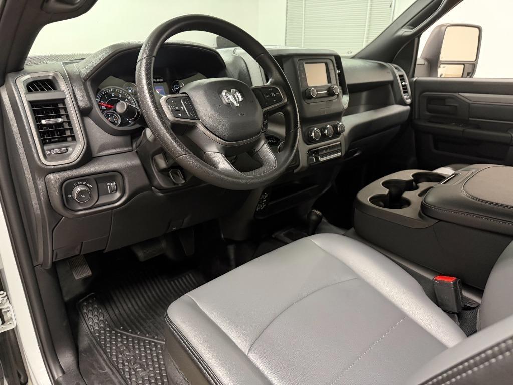 RAM 2500 ST 4WD 2024