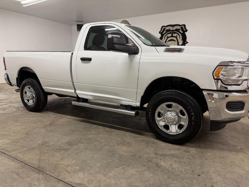 RAM 2500 ST 4WD 2024