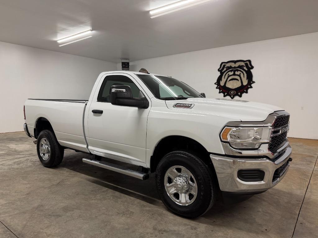RAM 2500 ST 4WD 2024