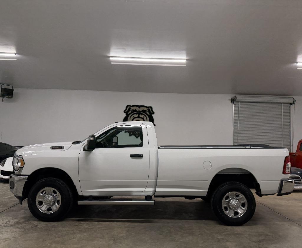 RAM 2500 ST 4WD 2024