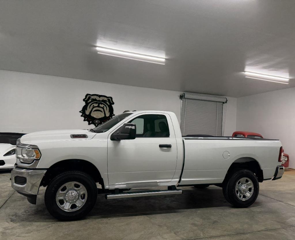 RAM 2500 ST 4WD 2024