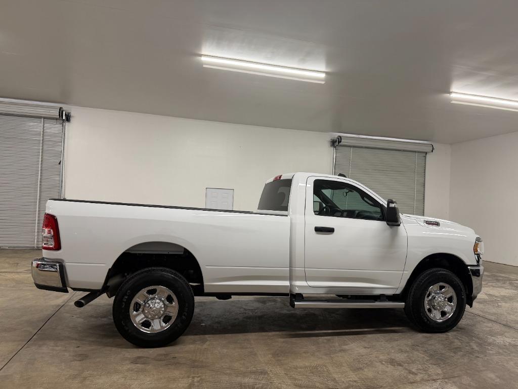 RAM 2500 ST 4WD 2024