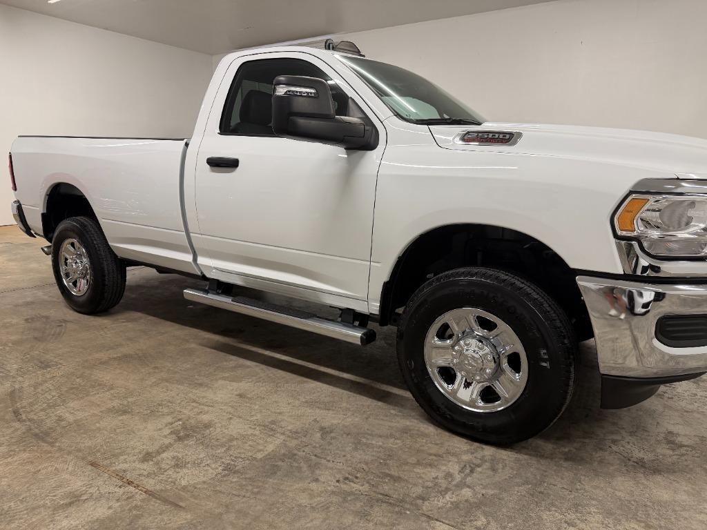 RAM 2500 ST 4WD 2024