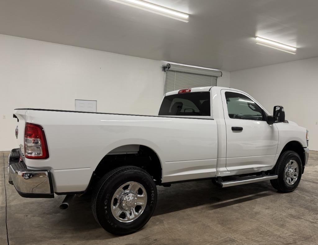 RAM 2500 ST 4WD 2024