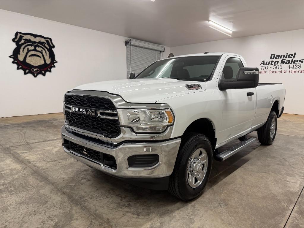RAM 2500 ST 4WD 2024