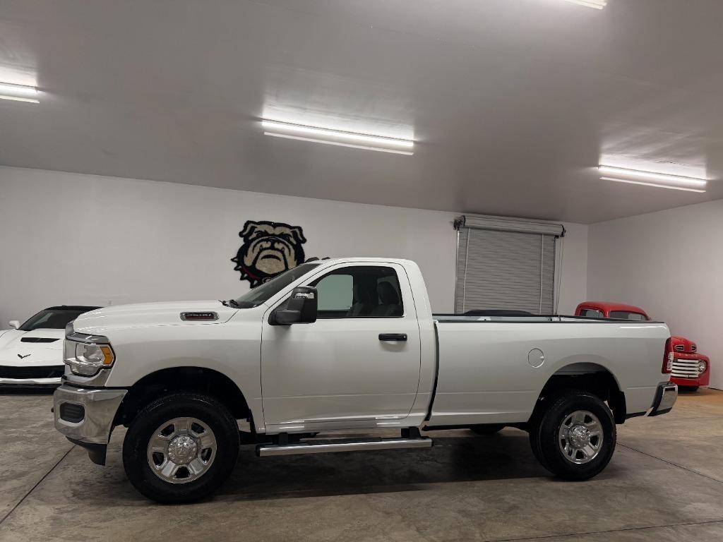 RAM 2500 ST 4WD 2024