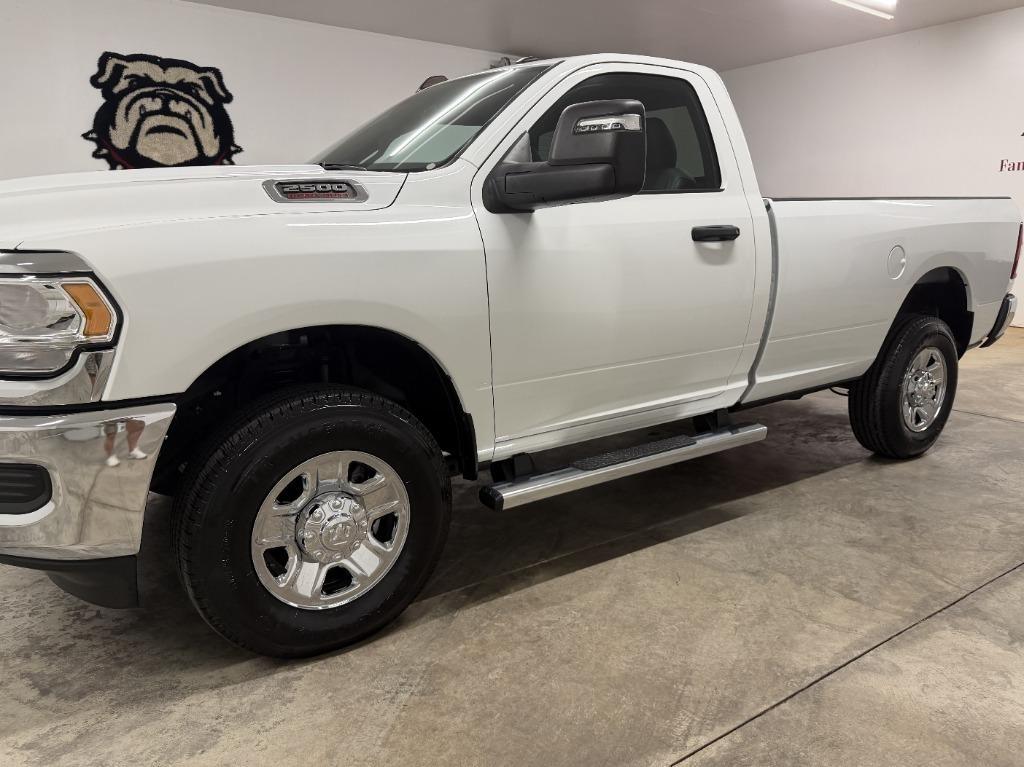RAM 2500 ST 4WD 2024