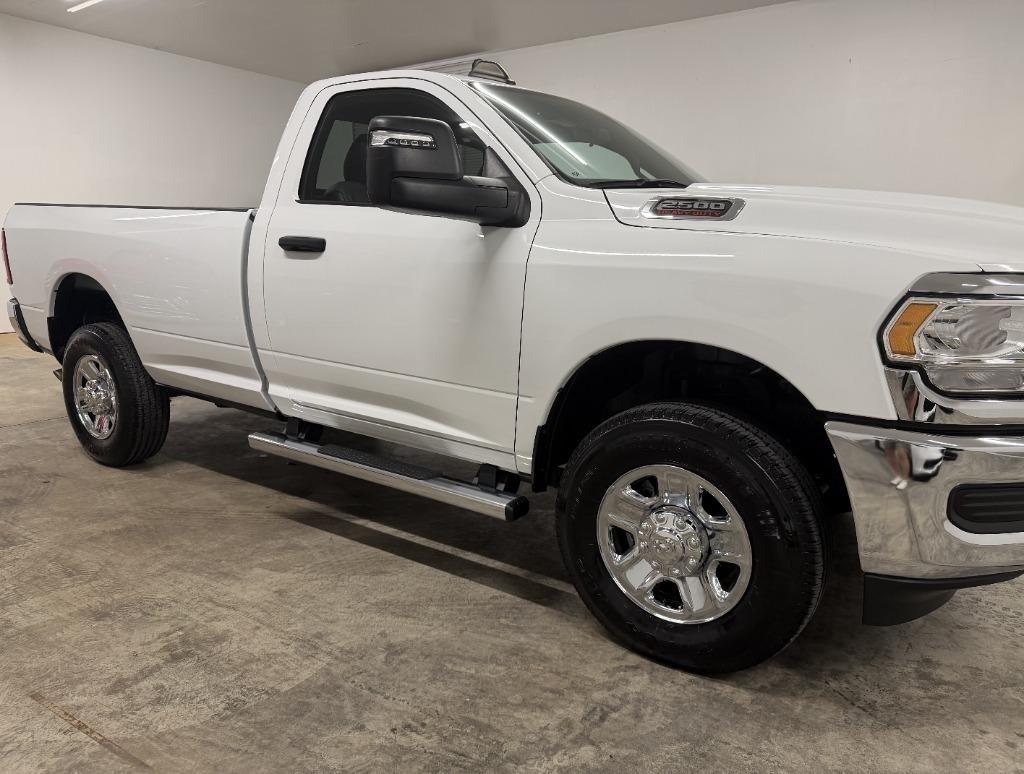 RAM 2500 ST 4WD 2024