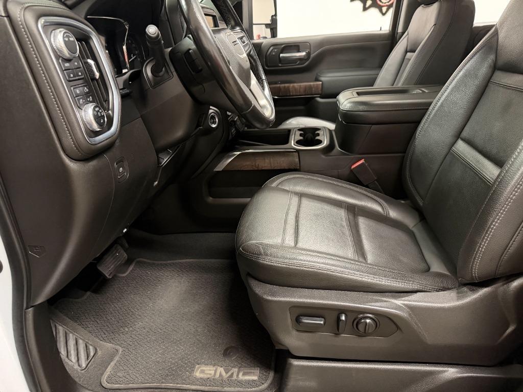 GMC Sierra 2500HD Denali Crew Cab 4WD SB 2022