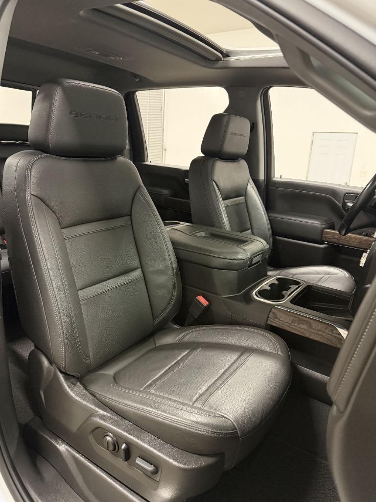 GMC Sierra 2500HD Denali Crew Cab 4WD SB 2022