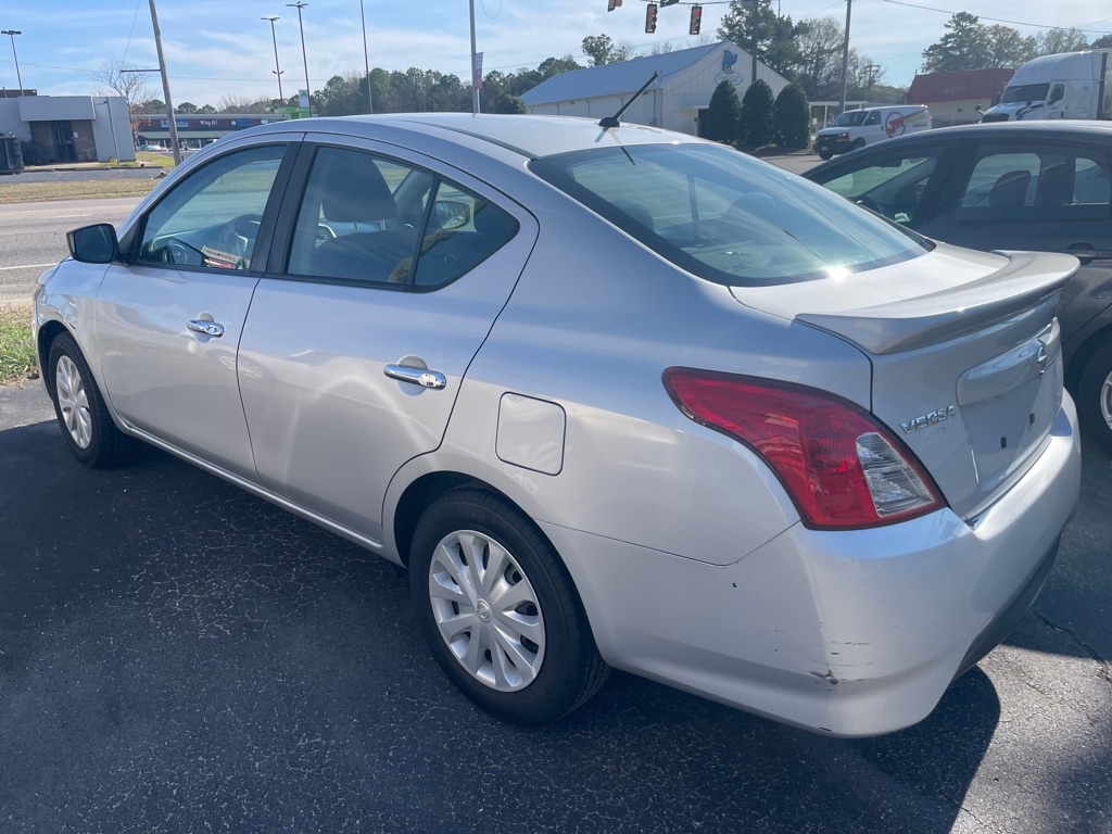 Nissan Versa 1.6 S 5M 2019